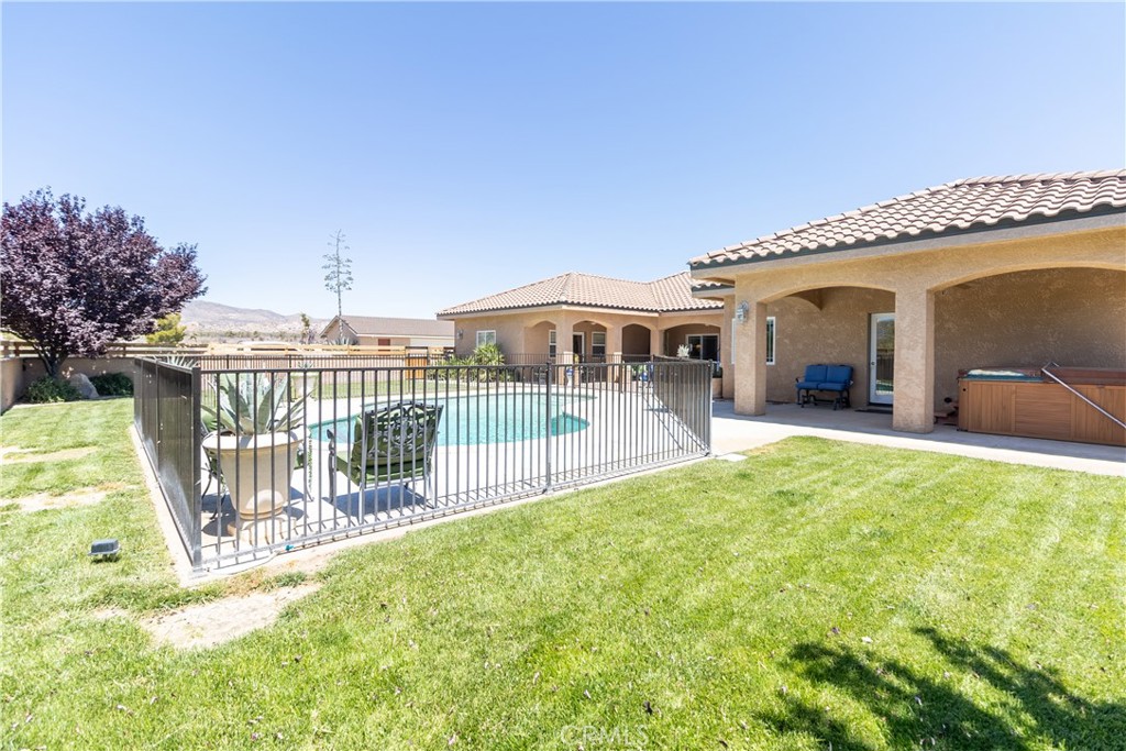 52775 Pipes Canyon Rd, Pioneertown, CA 92268