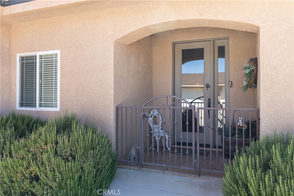 52775 Pipes Canyon Rd, Pioneertown, CA 92268