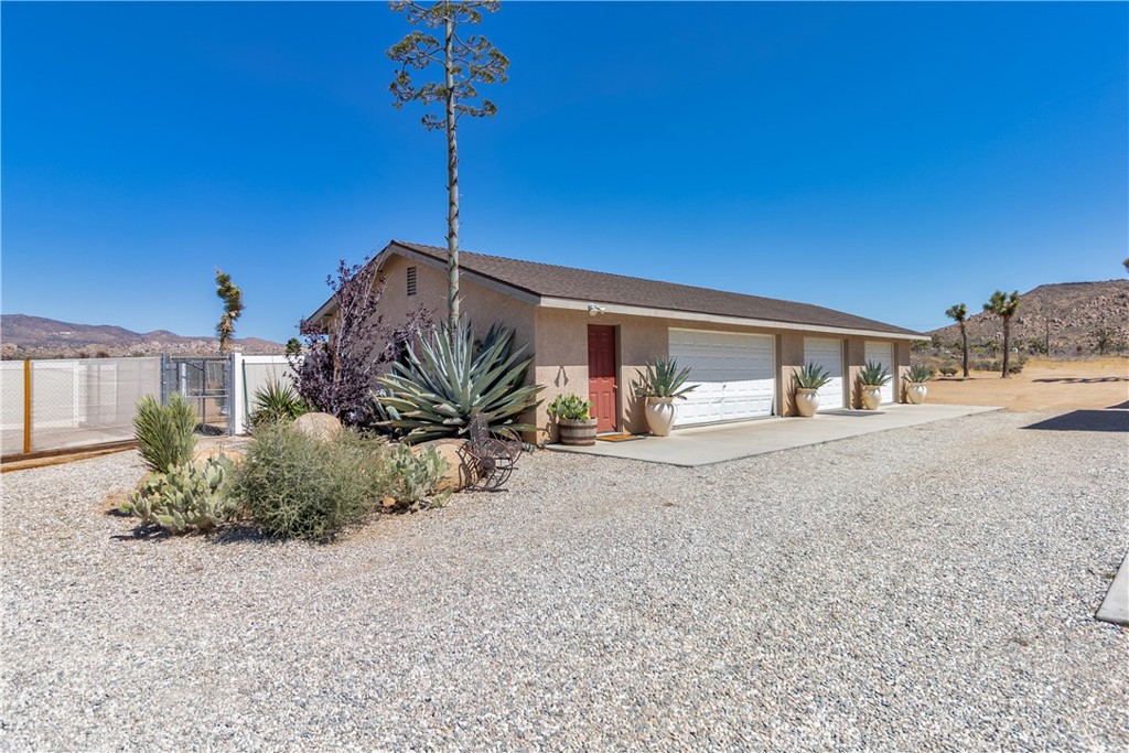 52775 Pipes Canyon Rd, Pioneertown, CA 92268