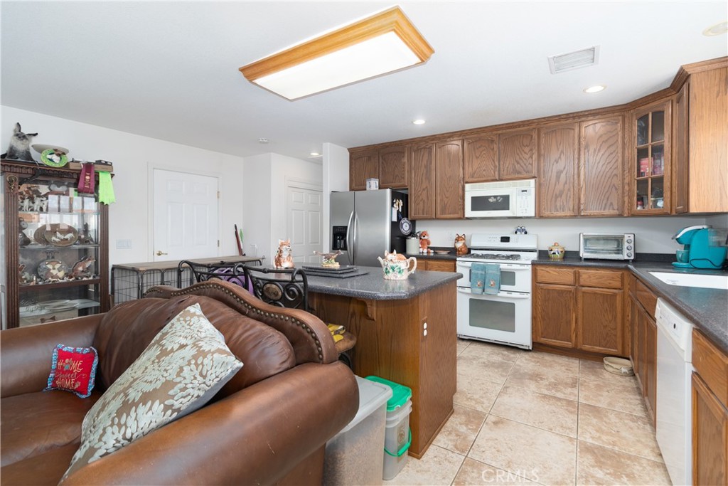 52775 Pipes Canyon Rd, Pioneertown, CA 92268