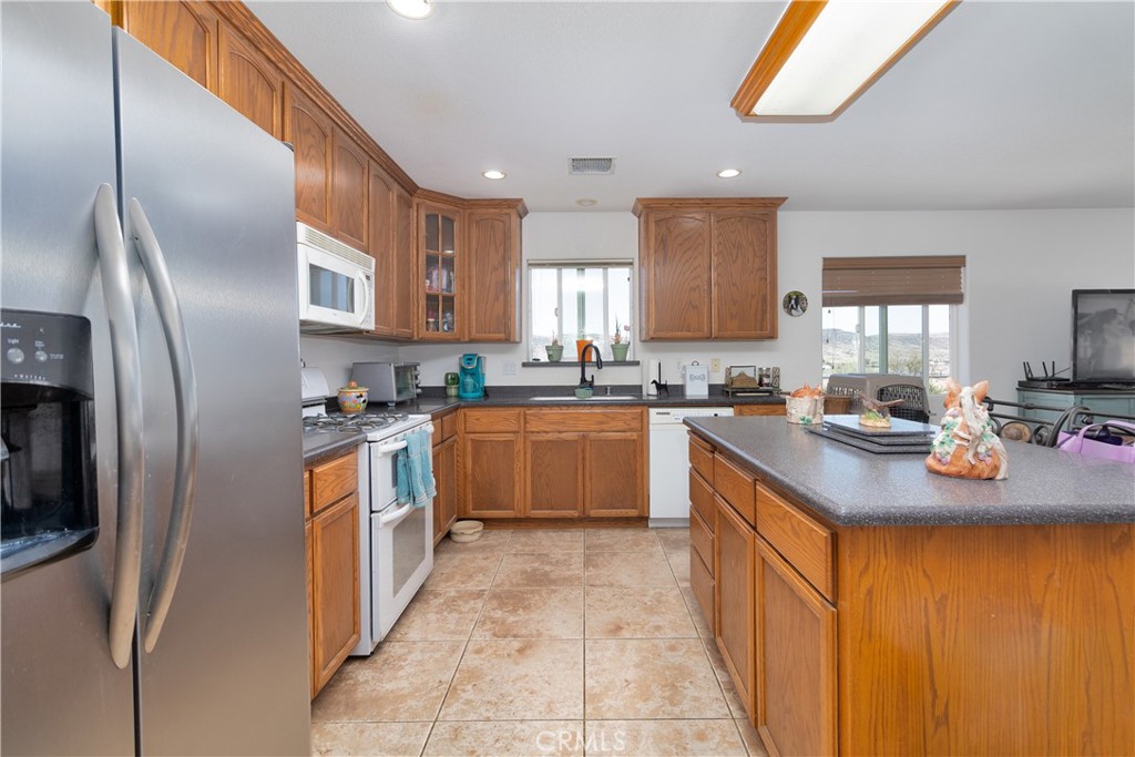 52775 Pipes Canyon Rd, Pioneertown, CA 92268