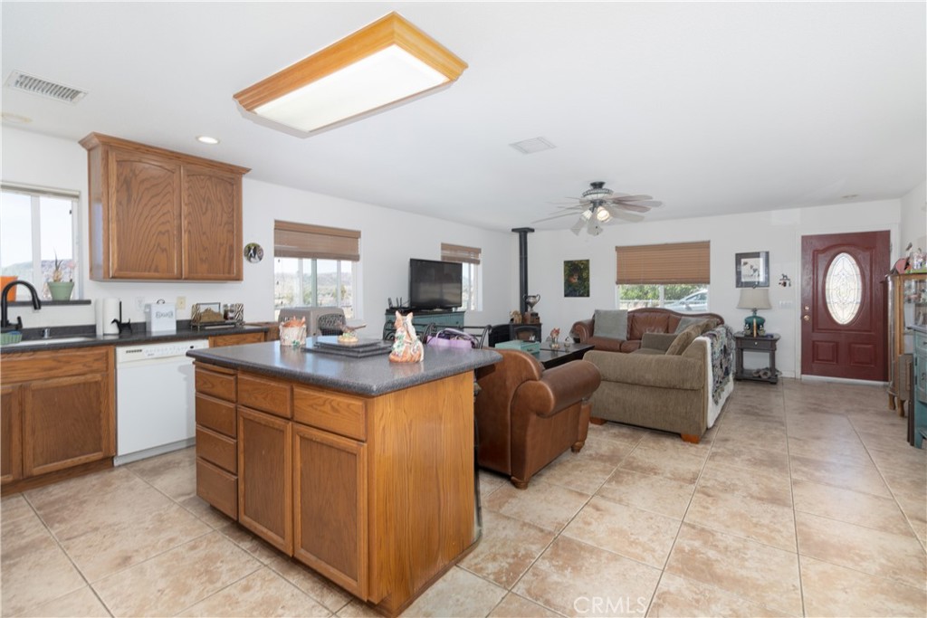 52775 Pipes Canyon Rd, Pioneertown, CA 92268
