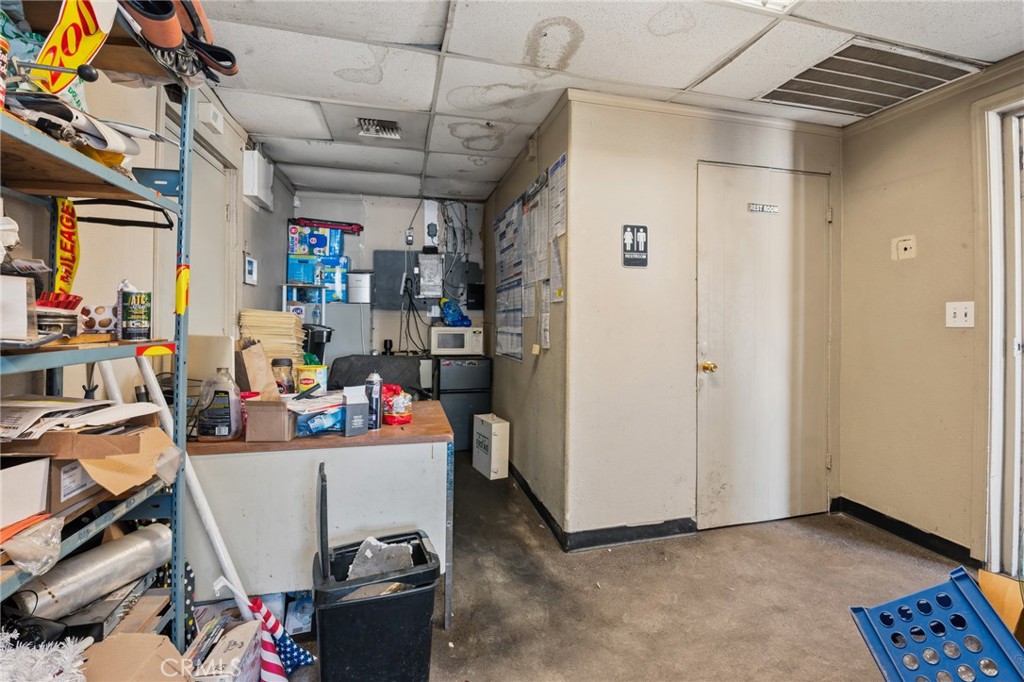 1450 W Main, Merced, CA 95340