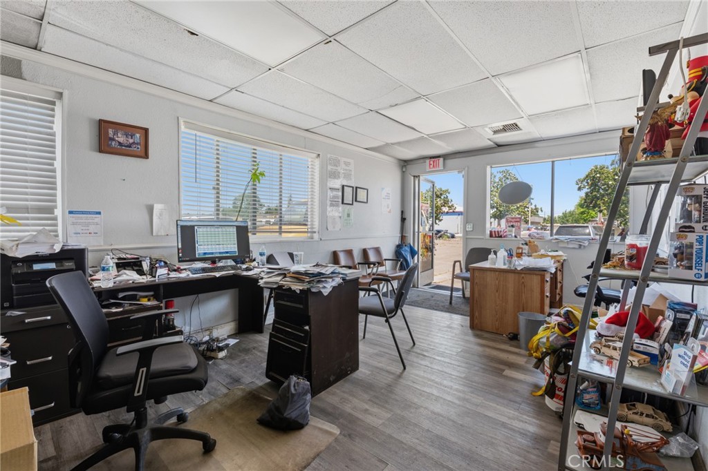 1450 W Main, Merced, CA 95340