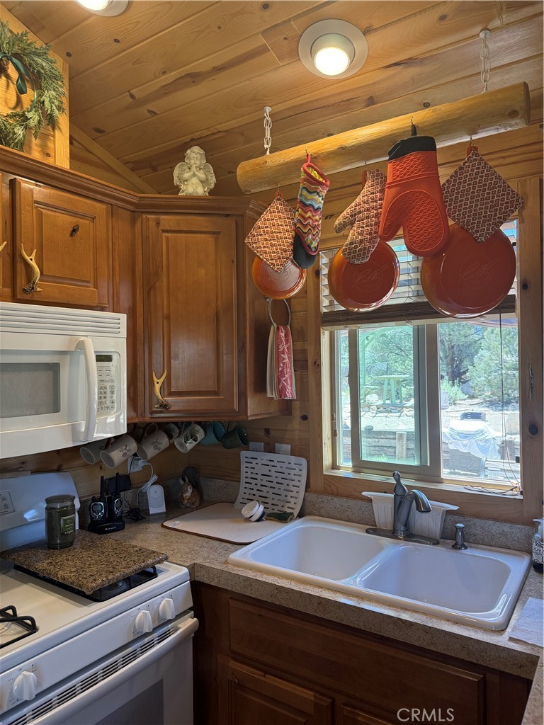 98417 Sierra Meadows Rd, Kennedy Meadows, CA 93527