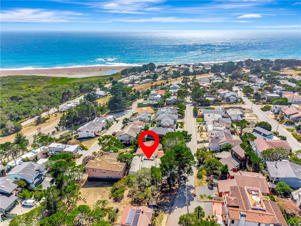 470 Wellington, Cambria, CA 93428