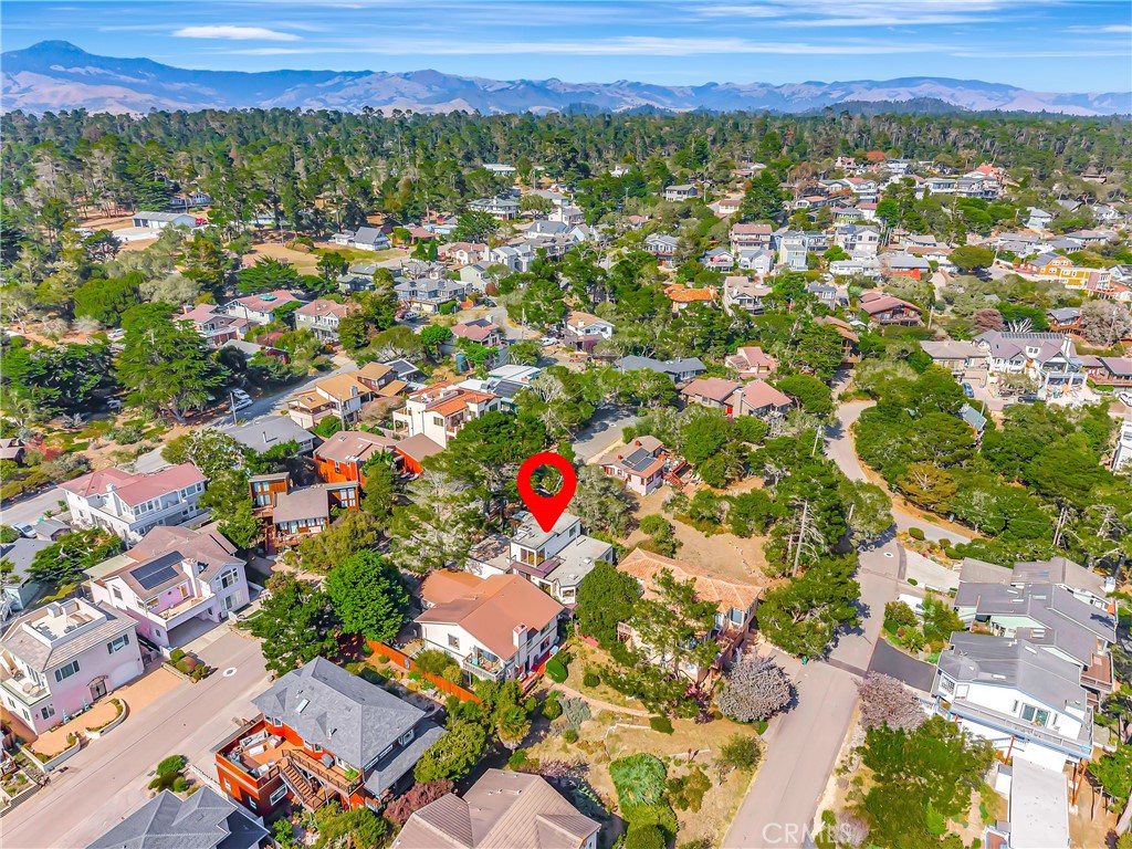 470 Wellington, Cambria, CA 93428