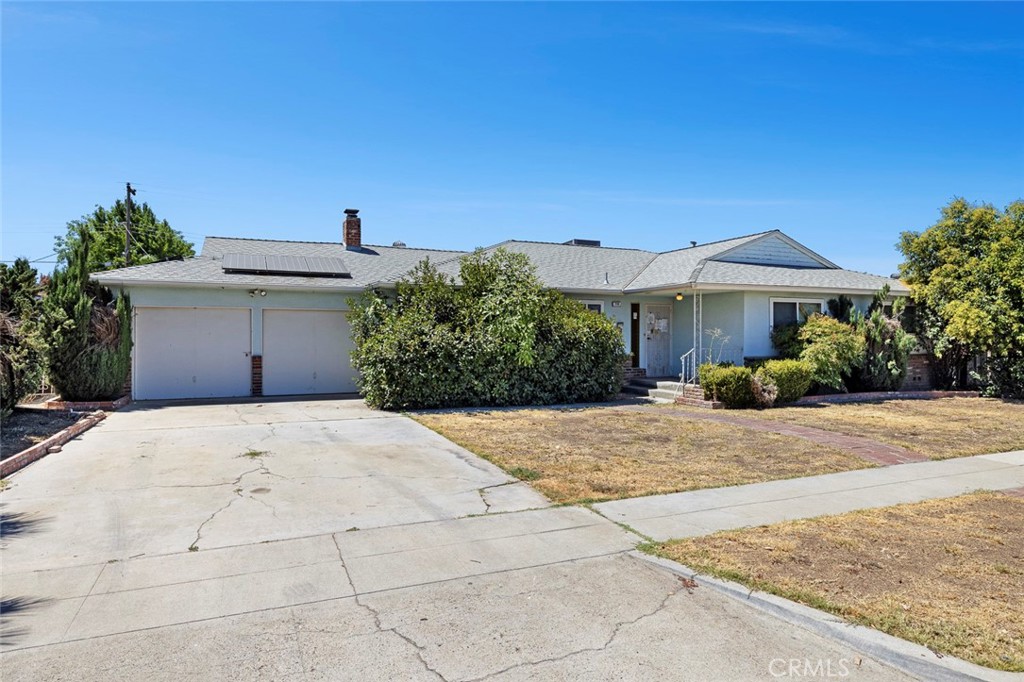 719 E Wrenwood, Fresno, CA 93710