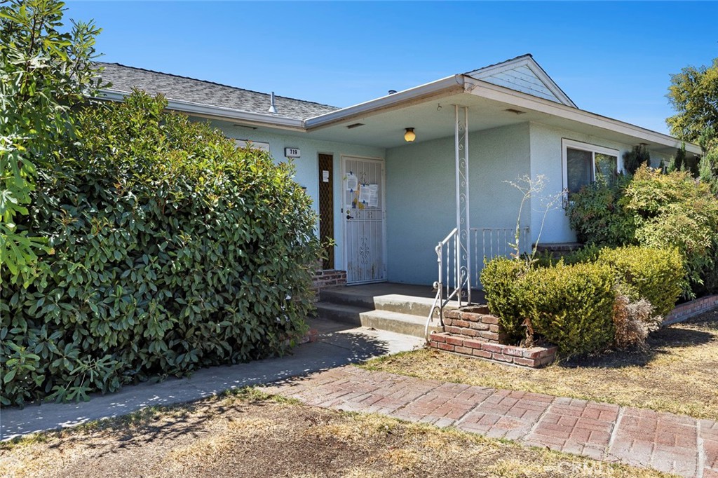 719 E Wrenwood, Fresno, CA 93710