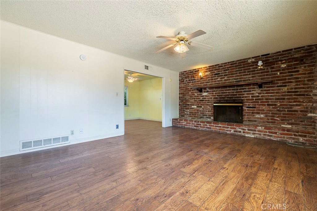 719 E Wrenwood, Fresno, CA 93710