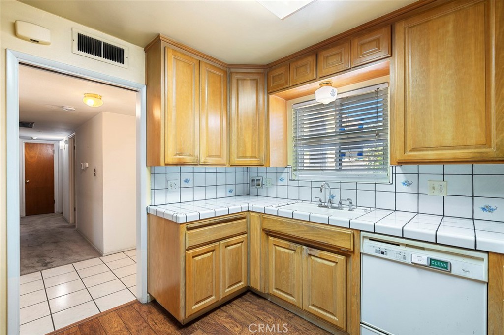 719 E Wrenwood, Fresno, CA 93710