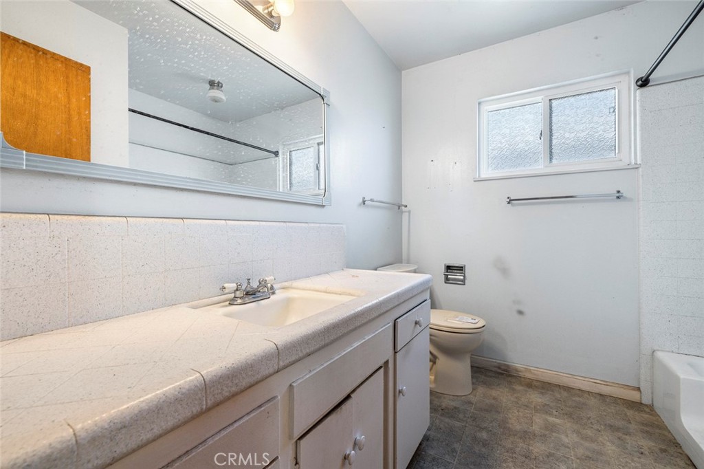 719 E Wrenwood, Fresno, CA 93710