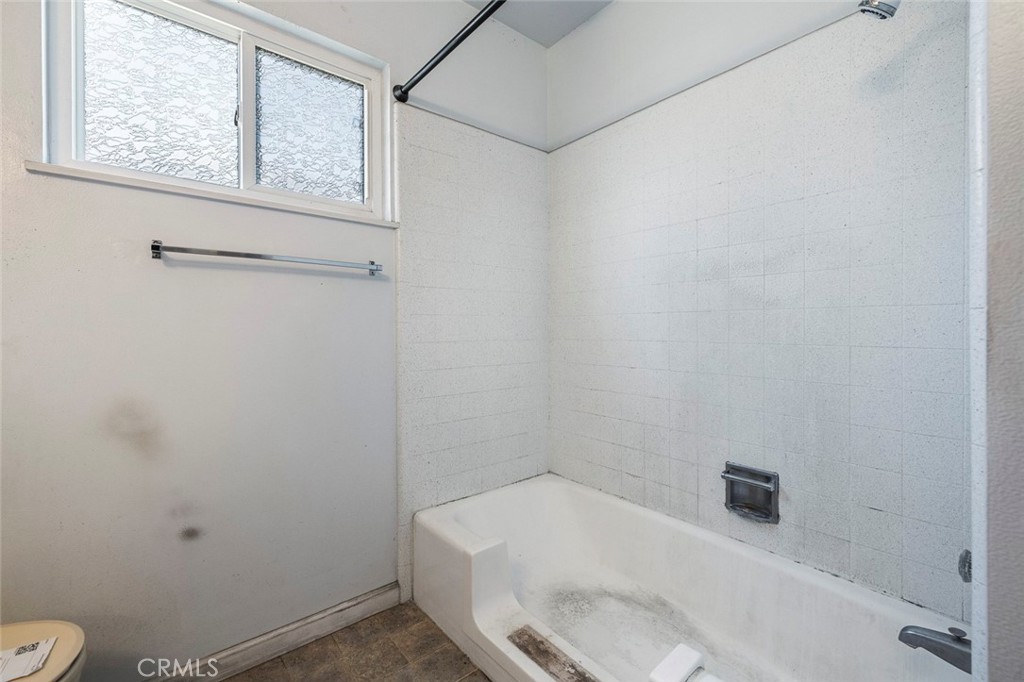 719 E Wrenwood, Fresno, CA 93710