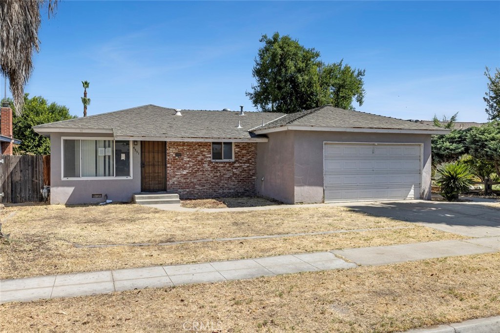 4351 E Holland, Fresno, CA 93726