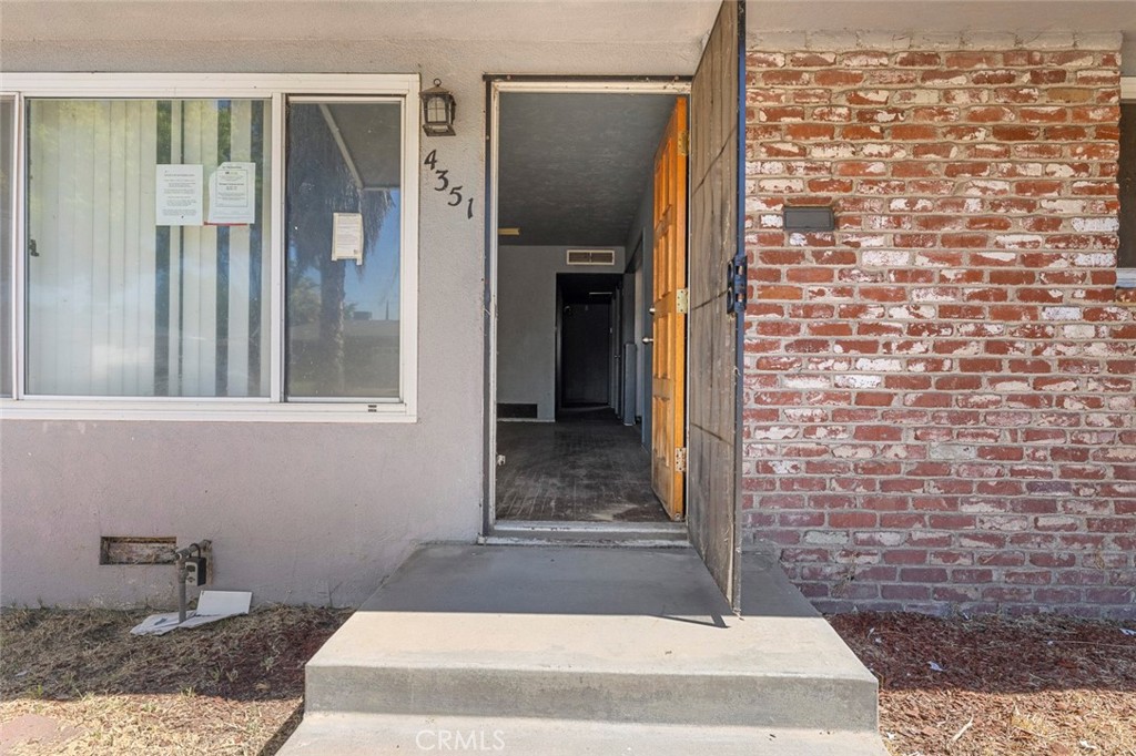 4351 E Holland, Fresno, CA 93726