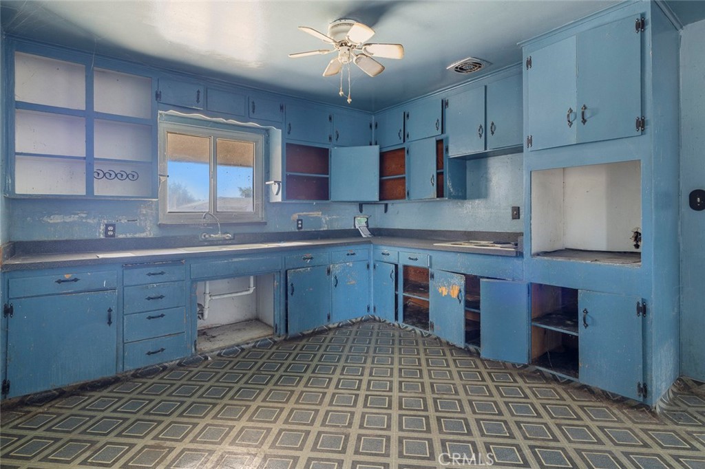4351 E Holland, Fresno, CA 93726