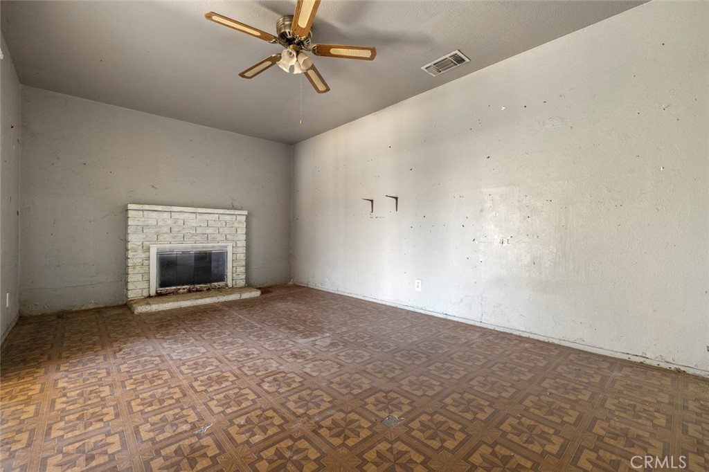 4351 E Holland, Fresno, CA 93726