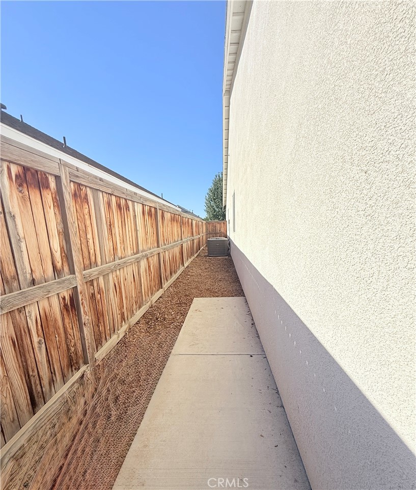 9705 Cotton Creek, Shafter, CA 93263