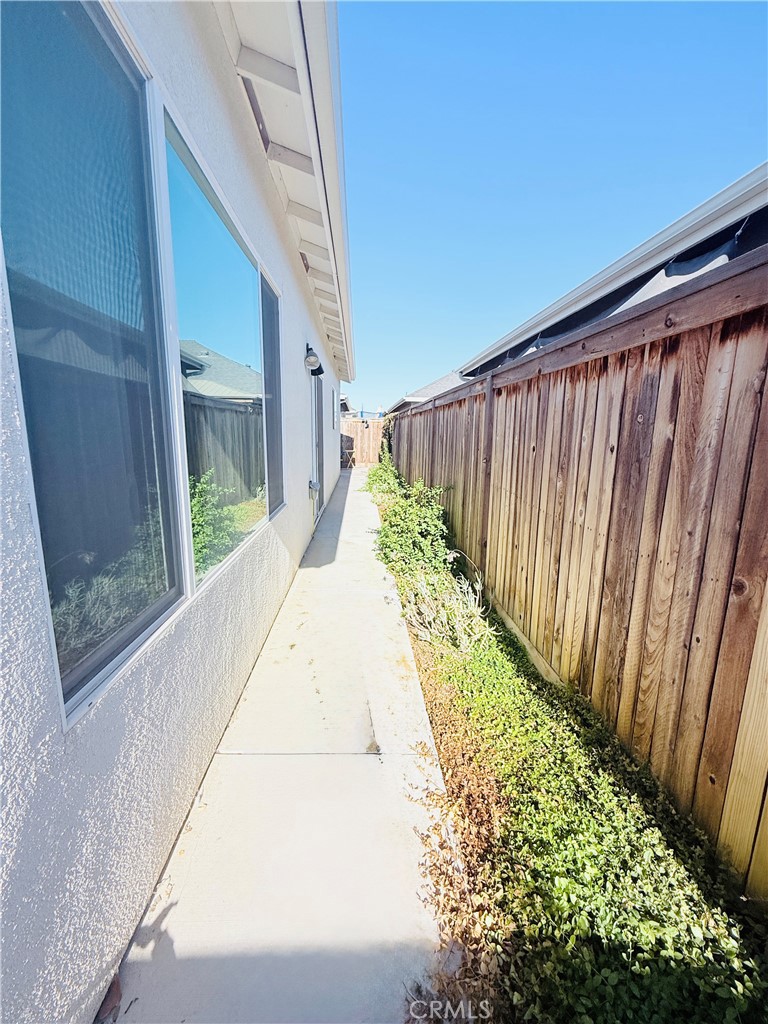 9705 Cotton Creek, Shafter, CA 93263