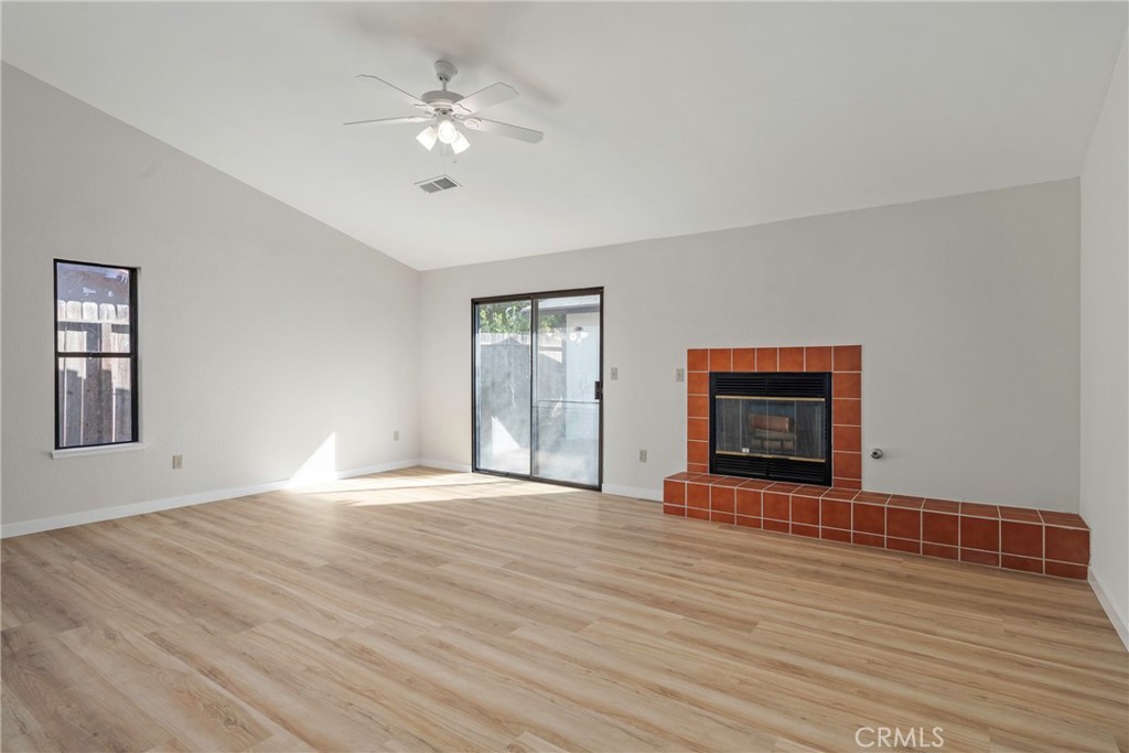 166 N Lyndsay, Dinuba, CA 93618