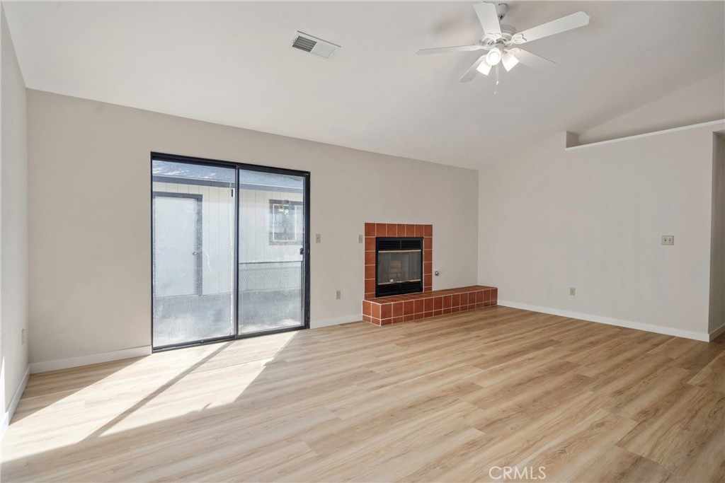 166 N Lyndsay, Dinuba, CA 93618