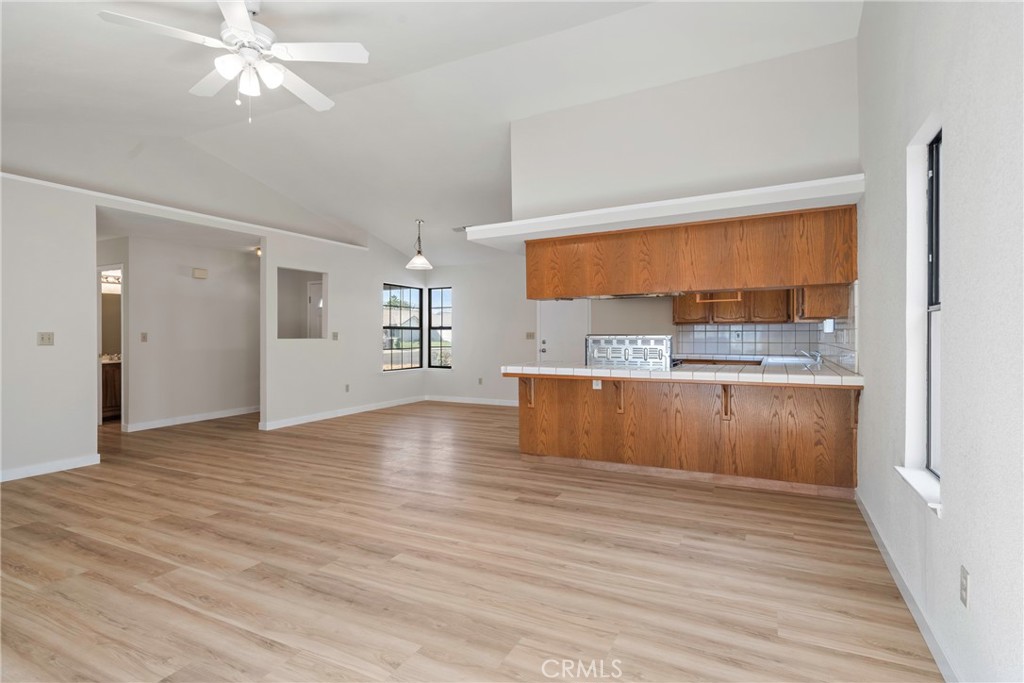 166 N Lyndsay, Dinuba, CA 93618