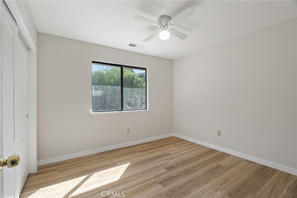 166 N Lyndsay, Dinuba, CA 93618