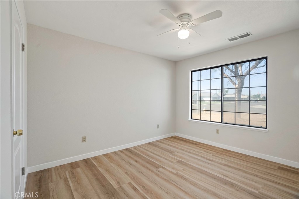 166 N Lyndsay, Dinuba, CA 93618