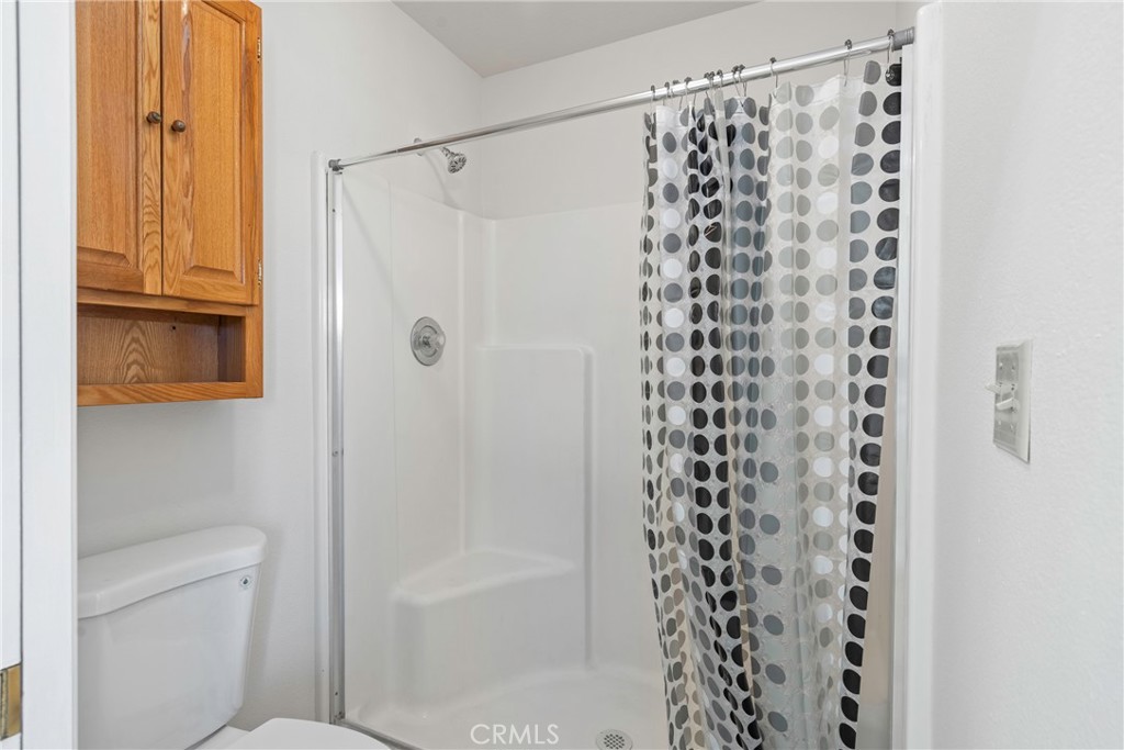 166 N Lyndsay, Dinuba, CA 93618