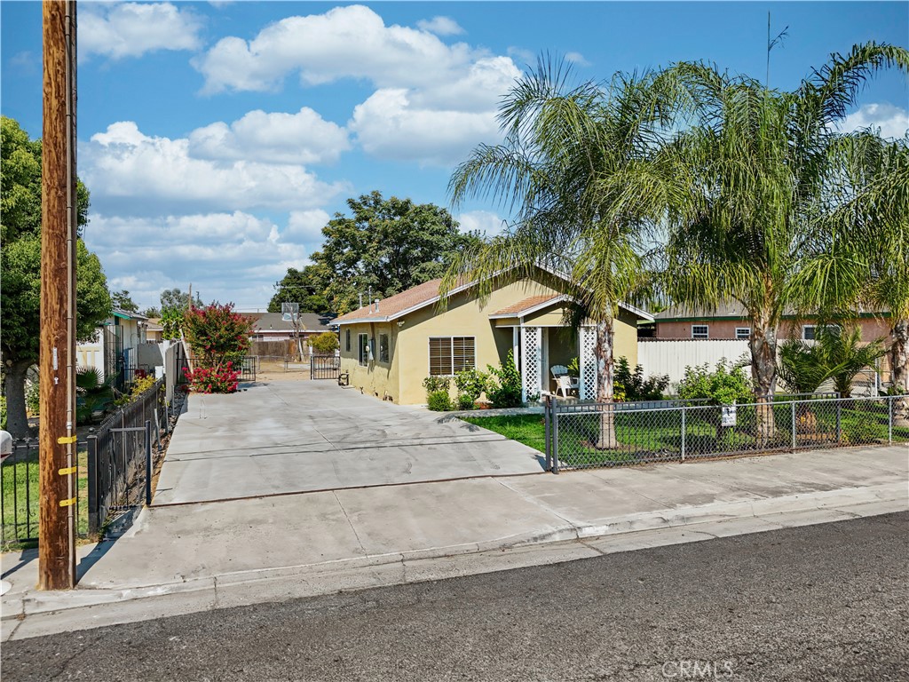 2113 Princeton St, Delano, CA 93215
