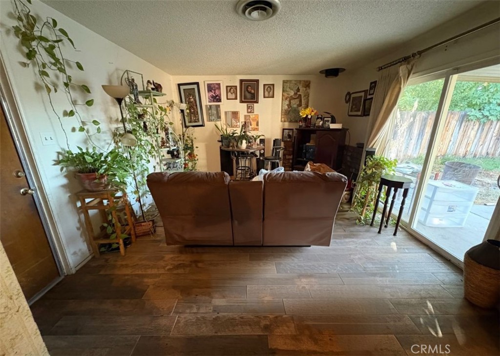 3095 W Bellaire, Fresno, CA 93722