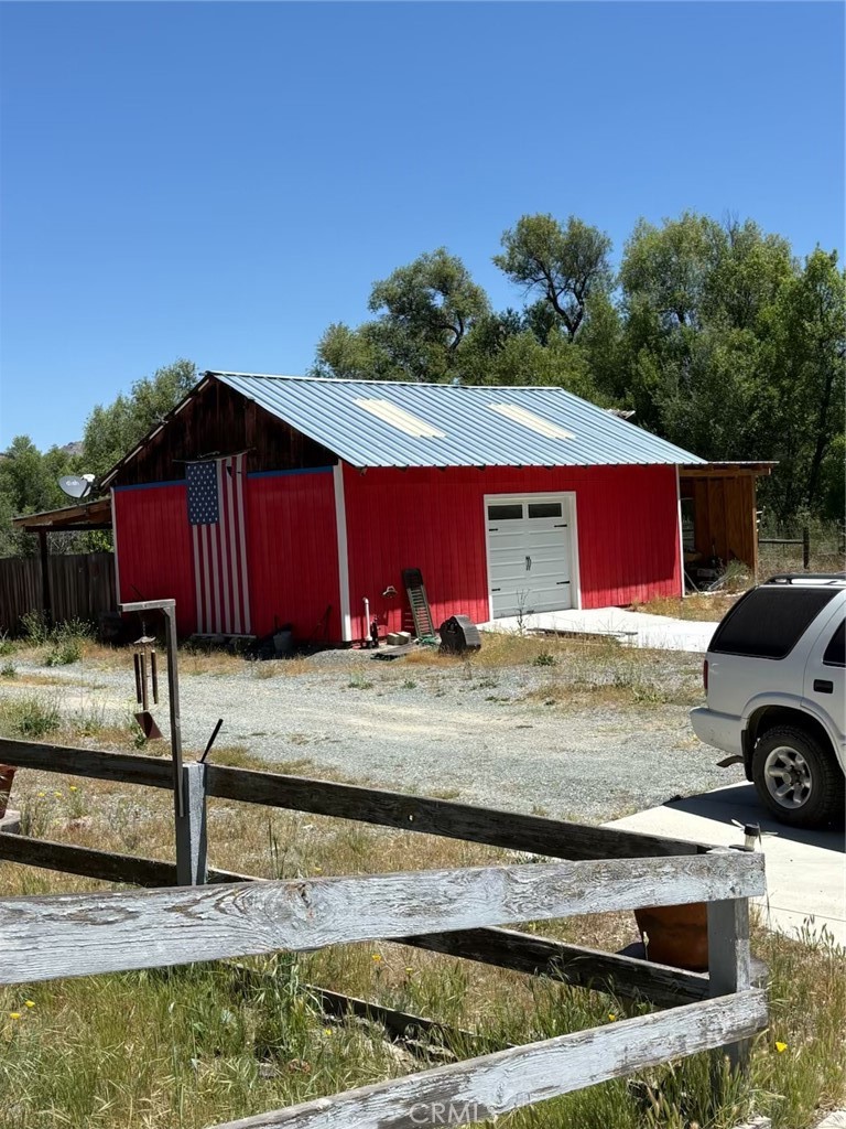 11889 Highway 155, Woody, CA 93287