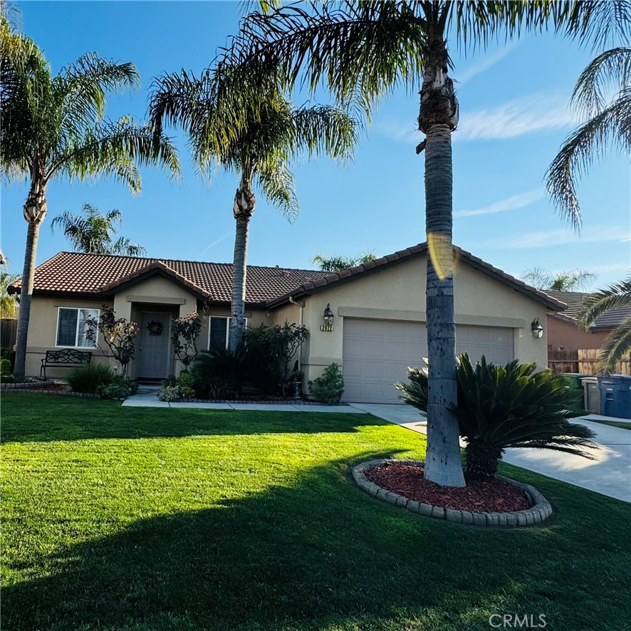 2622 Casa Serena Dr, Delano, CA 93215