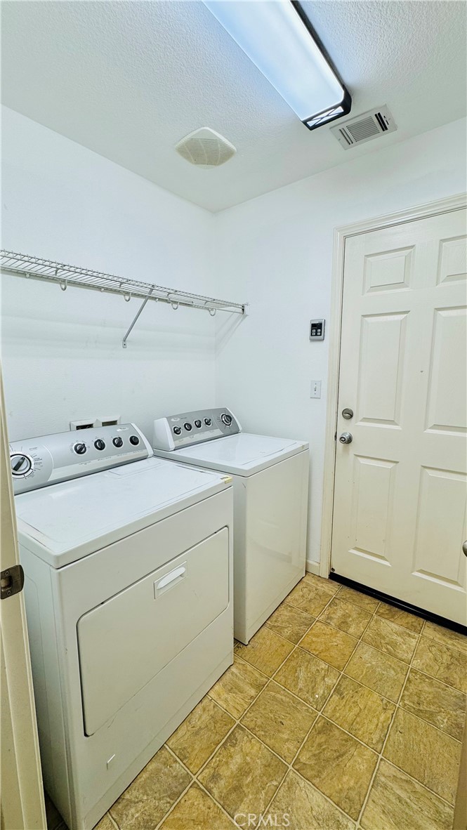 2622 Casa Serena Dr, Delano, CA 93215