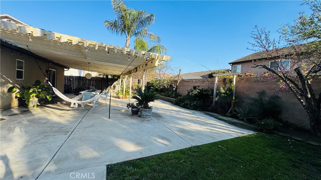 2622 Casa Serena Dr, Delano, CA 93215