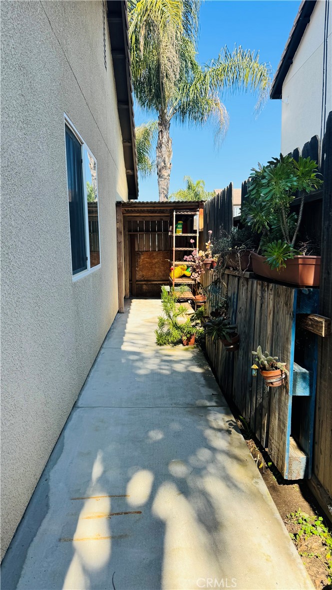 2622 Casa Serena Dr, Delano, CA 93215