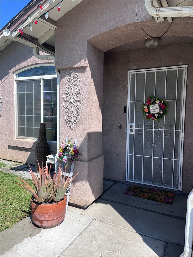 142 White, Tulare, CA 93274