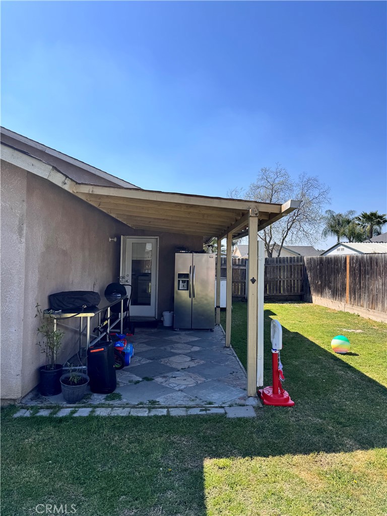 142 White, Tulare, CA 93274