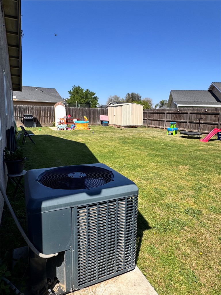 142 White, Tulare, CA 93274