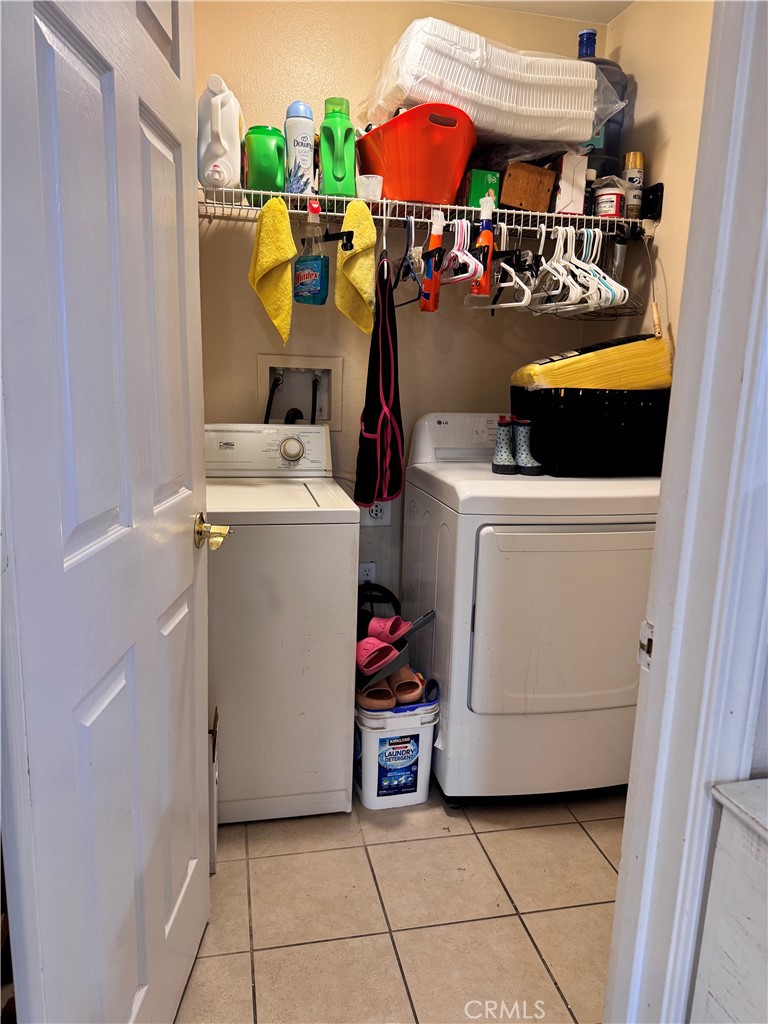 142 White, Tulare, CA 93274