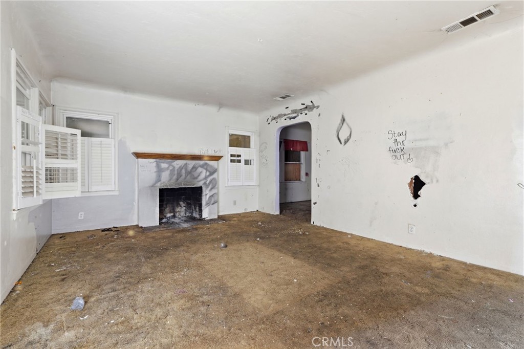 1946 E Clinton, Fresno, CA 93703