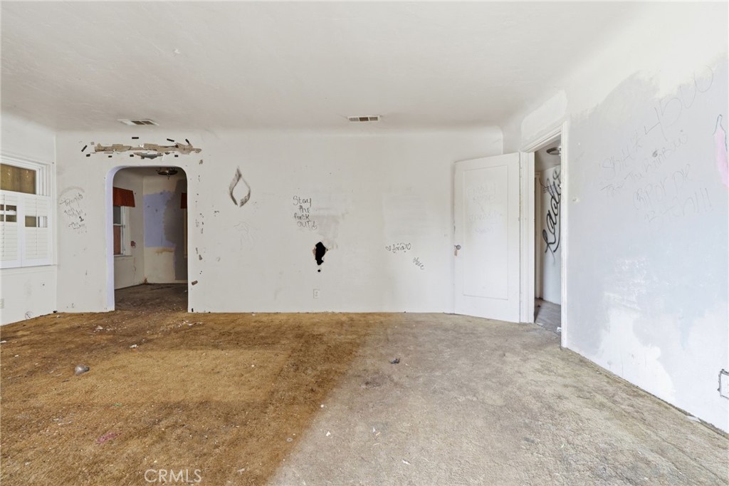 1946 E Clinton, Fresno, CA 93703