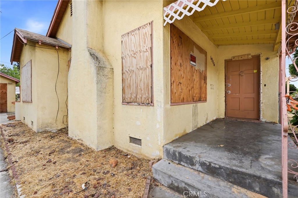 1946 E Clinton, Fresno, CA 93703