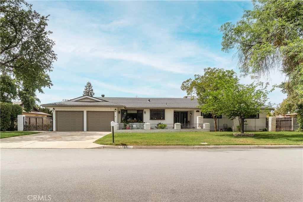 5739 N Pleasant, Fresno, CA 93711