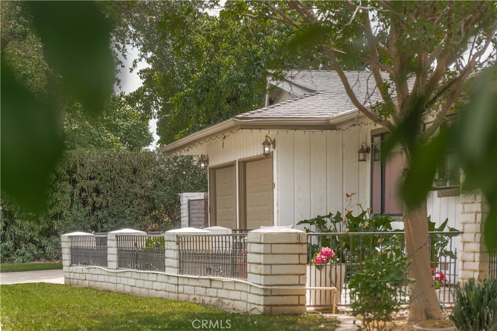 5739 N Pleasant, Fresno, CA 93711