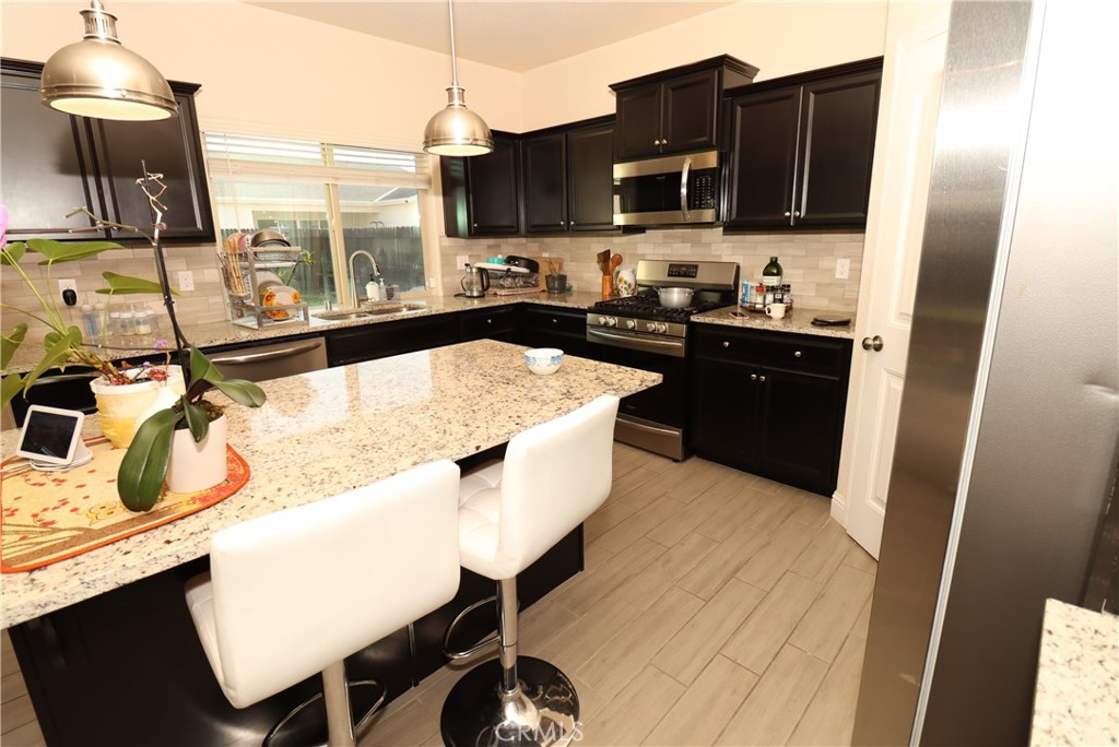 2482 Valdes Dr, Merced, CA 95340