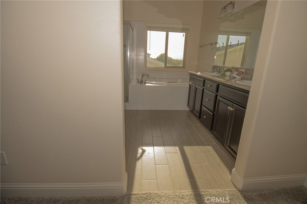 2482 Valdes Dr, Merced, CA 95340