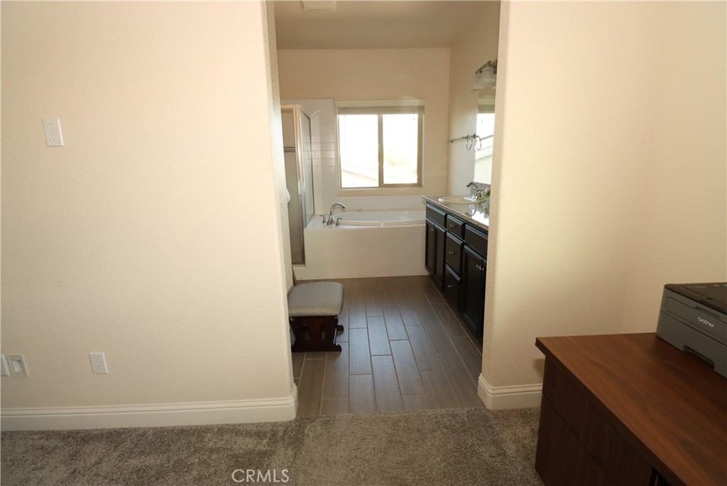 2482 Valdes Dr, Merced, CA 95340