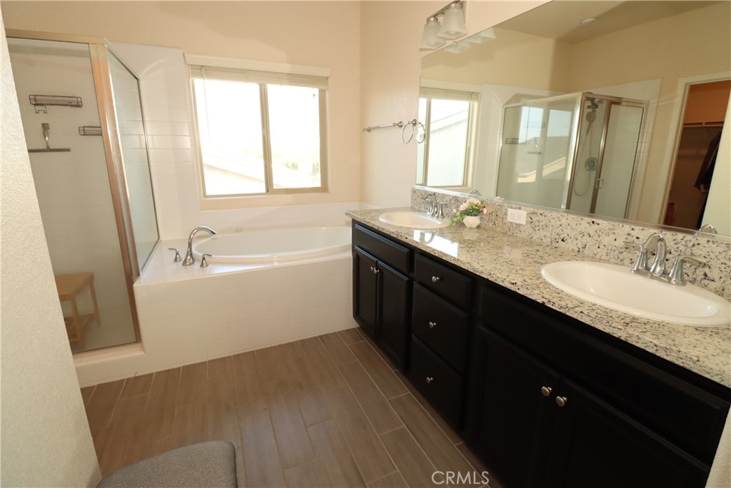 2482 Valdes Dr, Merced, CA 95340