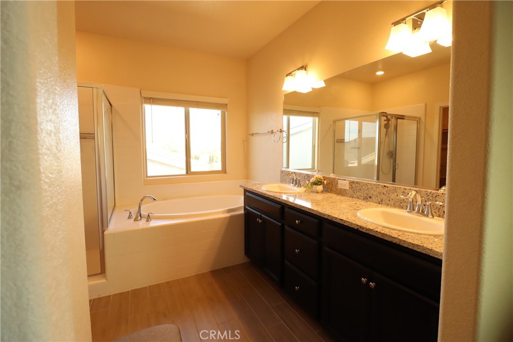 2482 Valdes Dr, Merced, CA 95340